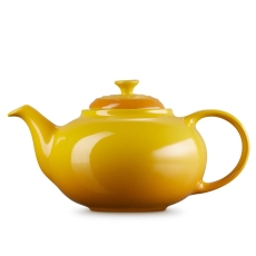 Le Creuset 1.3L Classic Teapot Nectar