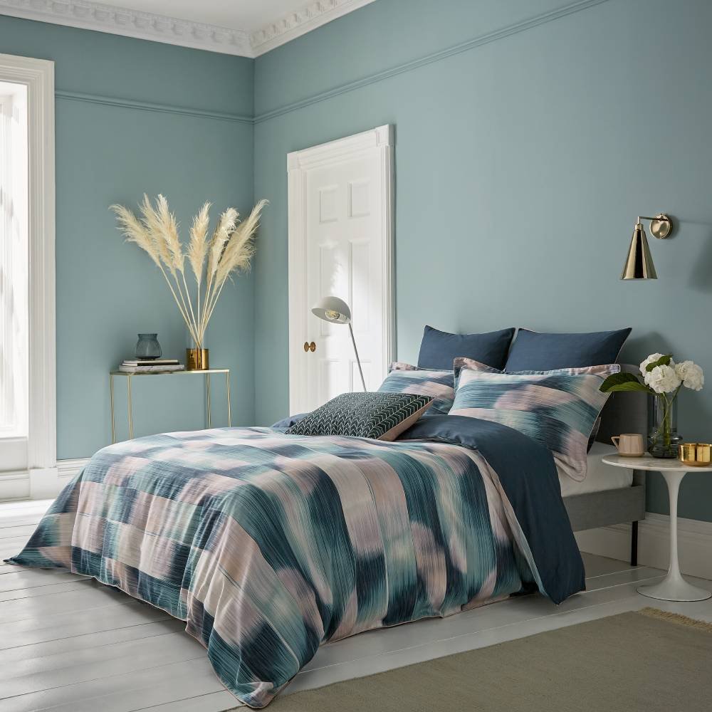 Harlequin Oscillation Pillowcase Oxford Cascade Glasswells