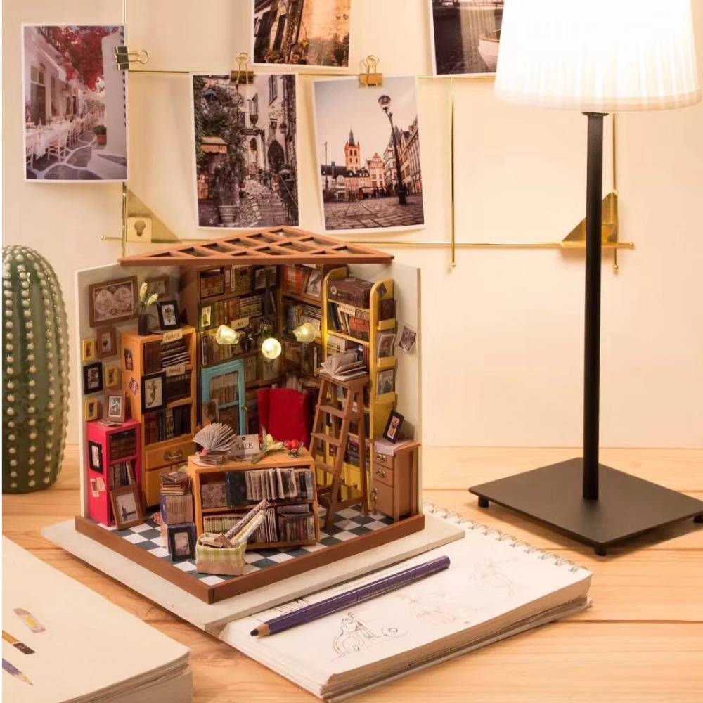 Sam's Study DIY Model Kit Glasswells