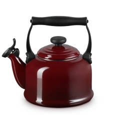 Le Creuset 2.1L Traditional Kettle Garnet