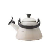 Le Creuset Kone Kettle Meringue