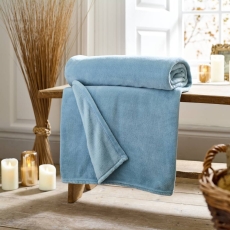 Snuggle Touch Throw 140X180cm Light Blue