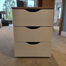 Avondale 3 Drawer Bedside (Ipswich)