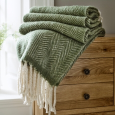 Deyongs Moorland Wool 130cm x 170cm Throw Green