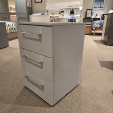 Albany 3 Drawer Bedside (Ipswich)