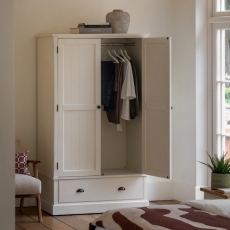 Erin Wardrobe