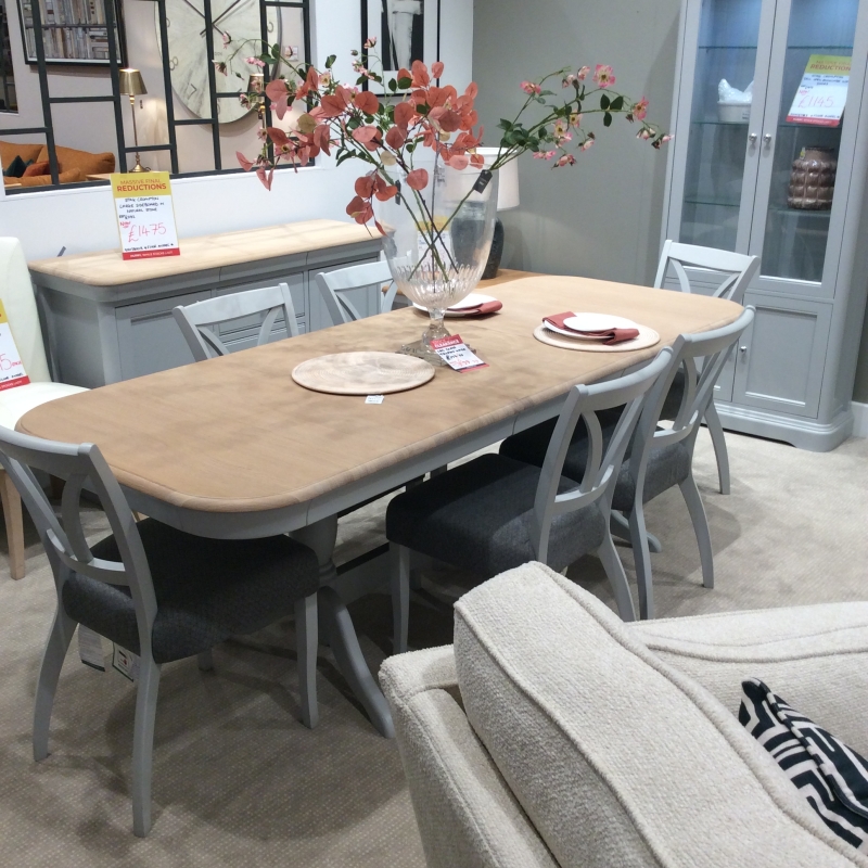 Stag Crompton Double Pedestal Table & 6 Chairs (Bury St Edmunds)