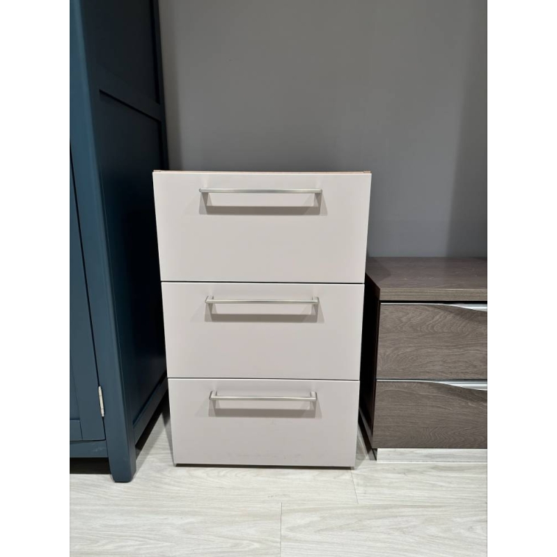 Nolte Alegro 2 / 3 Drawer Chest (Bury St Edmunds)