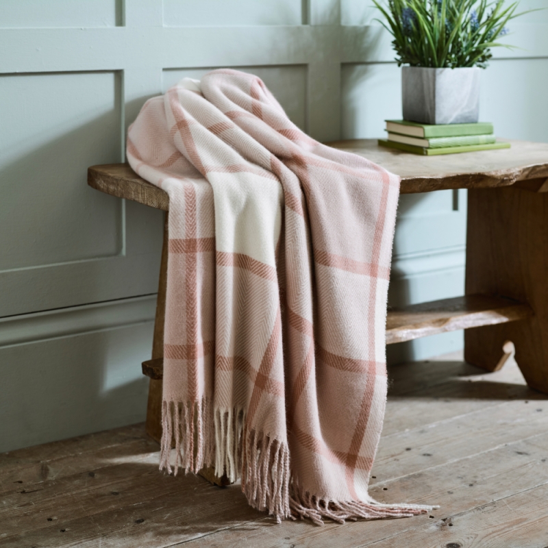Deyongs Helmsley 130cm x 180cm Throw Blush