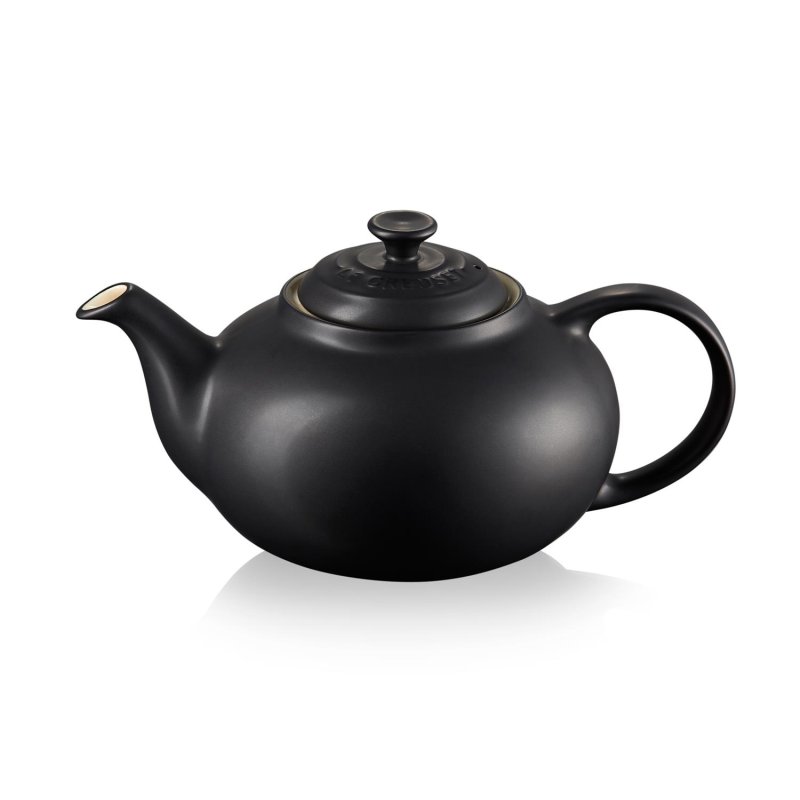 Le Creuset Classic Teapot Satin Black