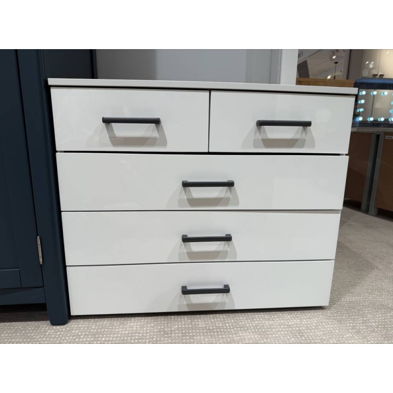 Sorrento 5 Drawer Chest (Bury St Edmunds)