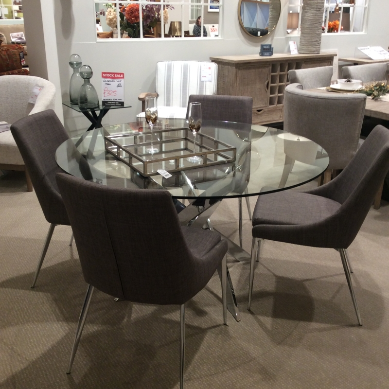 Cluster 130cm Round Table & 4 Jupiter Chairs (Bury St Edmunds)