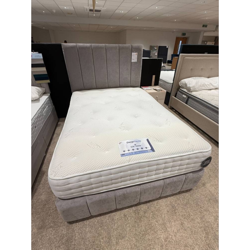 Somerton Double Divan 2 Drw Set Inc Headboard (Bury St Edmunds)