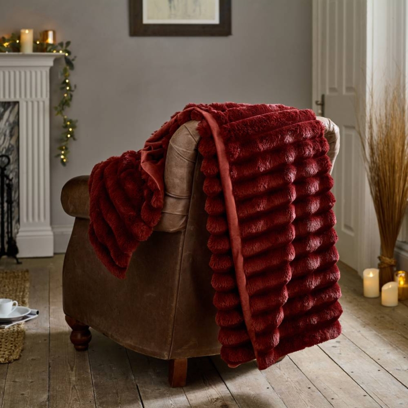 Deyongs Deyongs Kenwood Faux Fur Throw 130cm x 170cm Merlot