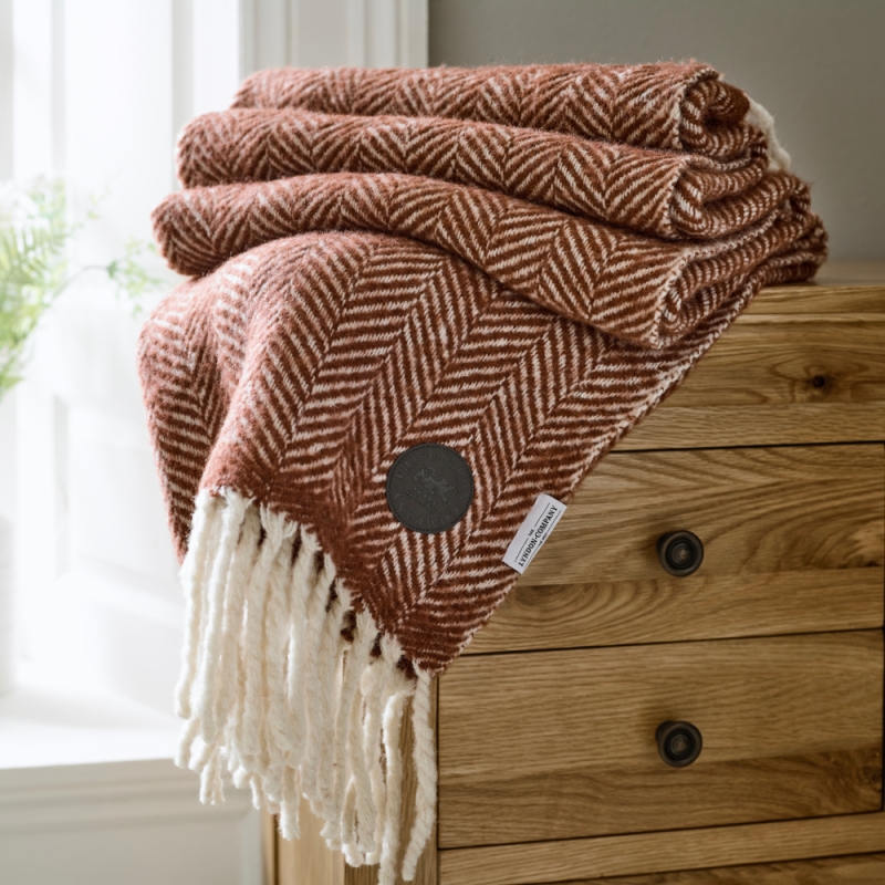 Deyongs Deyongs Moorland Wool 130cm x 170cm Throw Russett