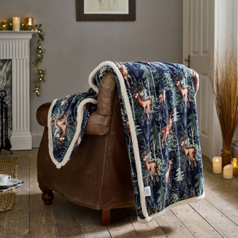 Deyongs Deyongs Stag Sherpa Throw 140cm x 180cm Navy