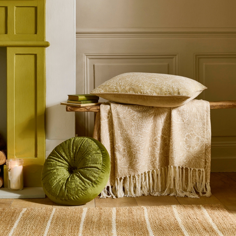 W-M STRAWBERRY THIEF EMBOSSED CIRCULAR CUSHION OLIVE