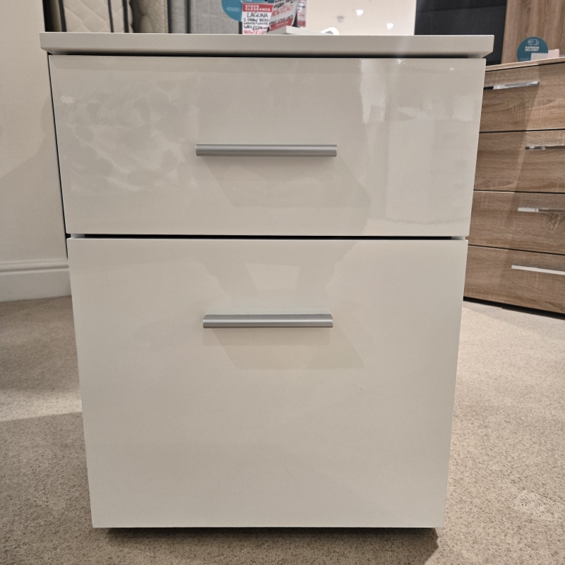 Laguna 2 Drawer Bedside (Ipswich)
