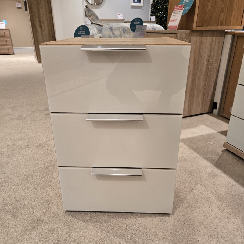 Camino 3 Drawer Bedside (Ipswich)