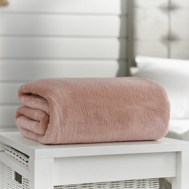 snuggle touch throw pink