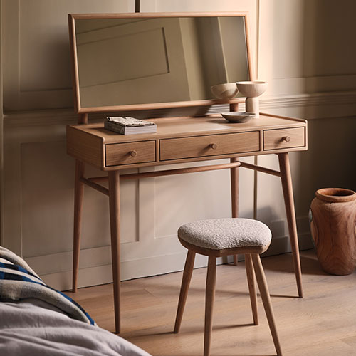 dressing-table-lifestyle